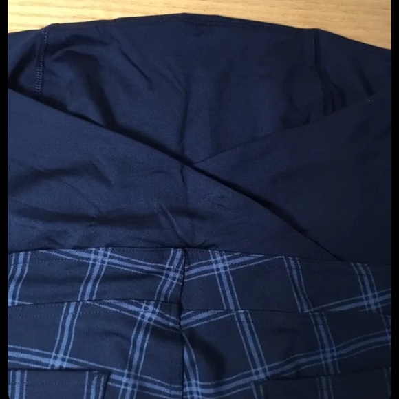 New Isabel maternity plaid  crossover panel pants size medium - Picture 5 of 9